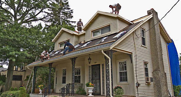 Best Local Roofing Companies  in Smithville Sanders, IN